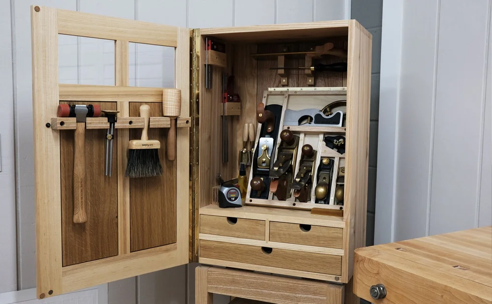 Guide to Storing Hand Saws Vertically: Maximize Space & Safety
