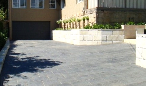 Driveway, Retaining Walls, Garden Beds, Planting