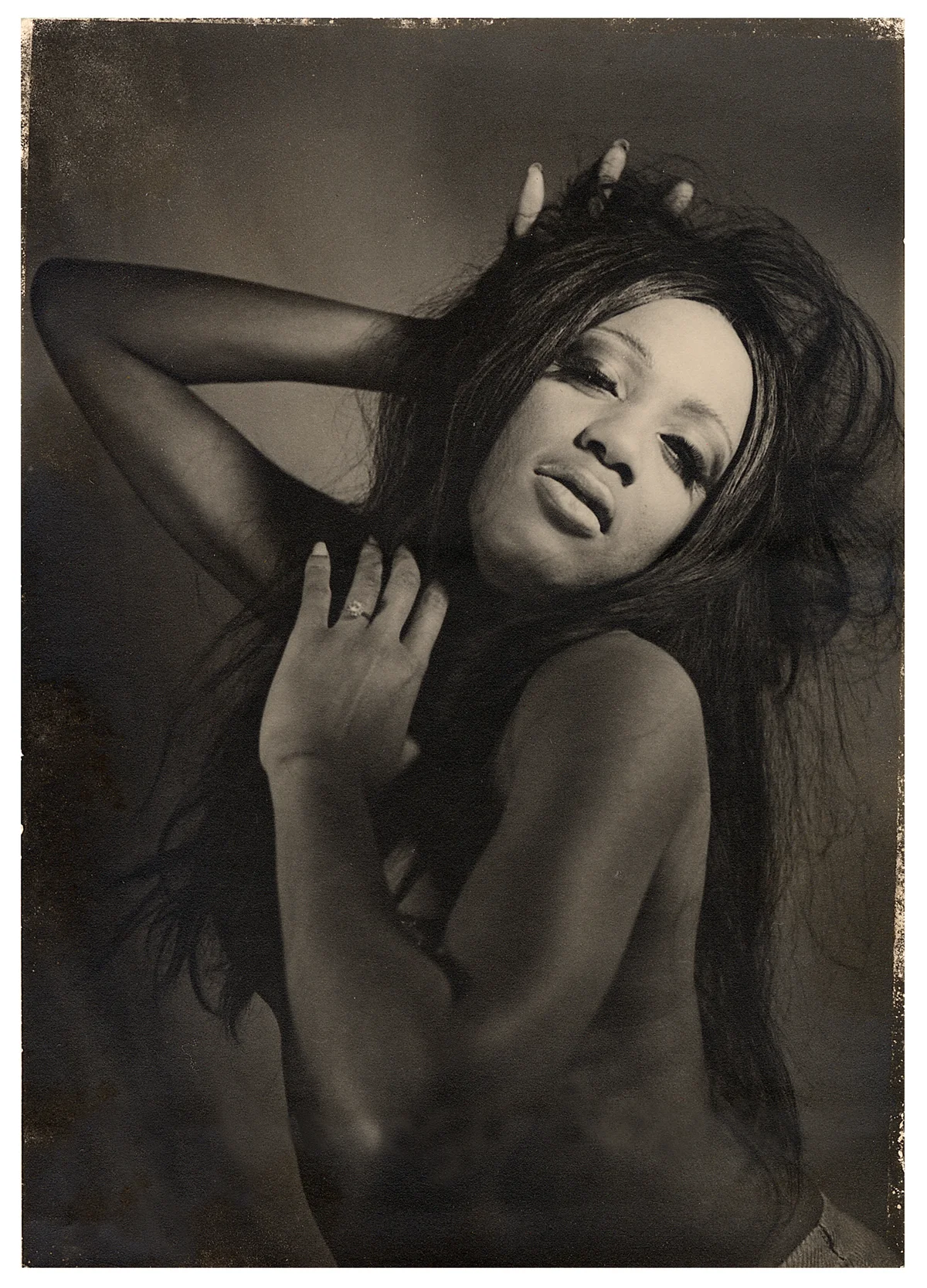Posed image with wonderful tonalities.
