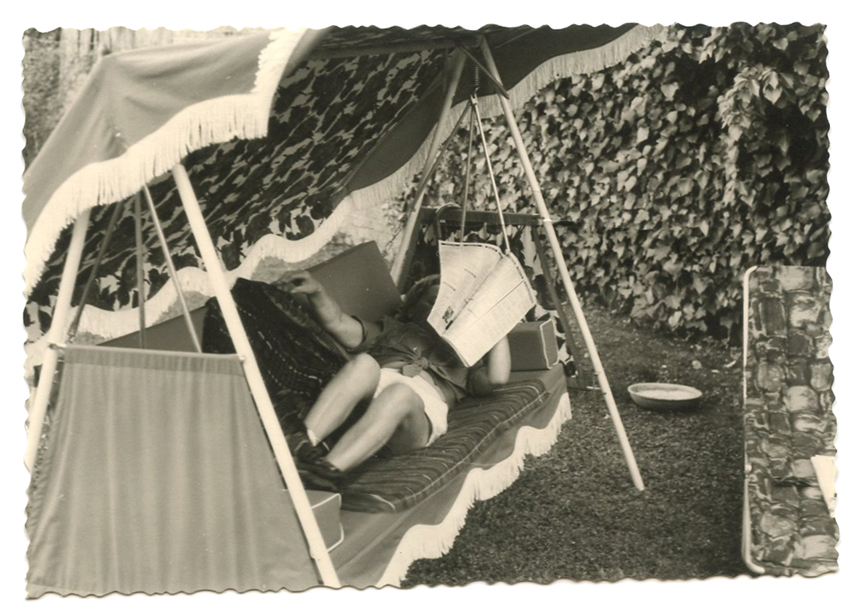  Talk about glorious! This dynamic photograph is a visual feast of line and pattern, with composition so powerful throughout that the subject reading a magazine is secondary. 