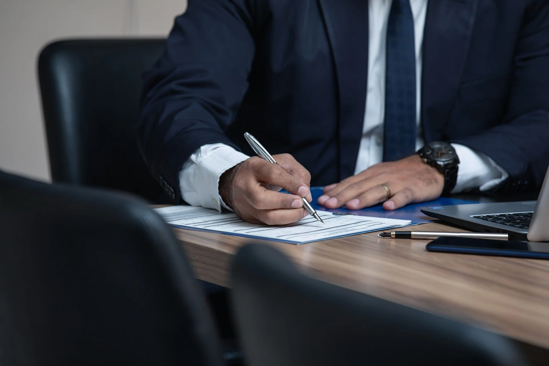 Things to Consider When Hiring An Injury Attorney