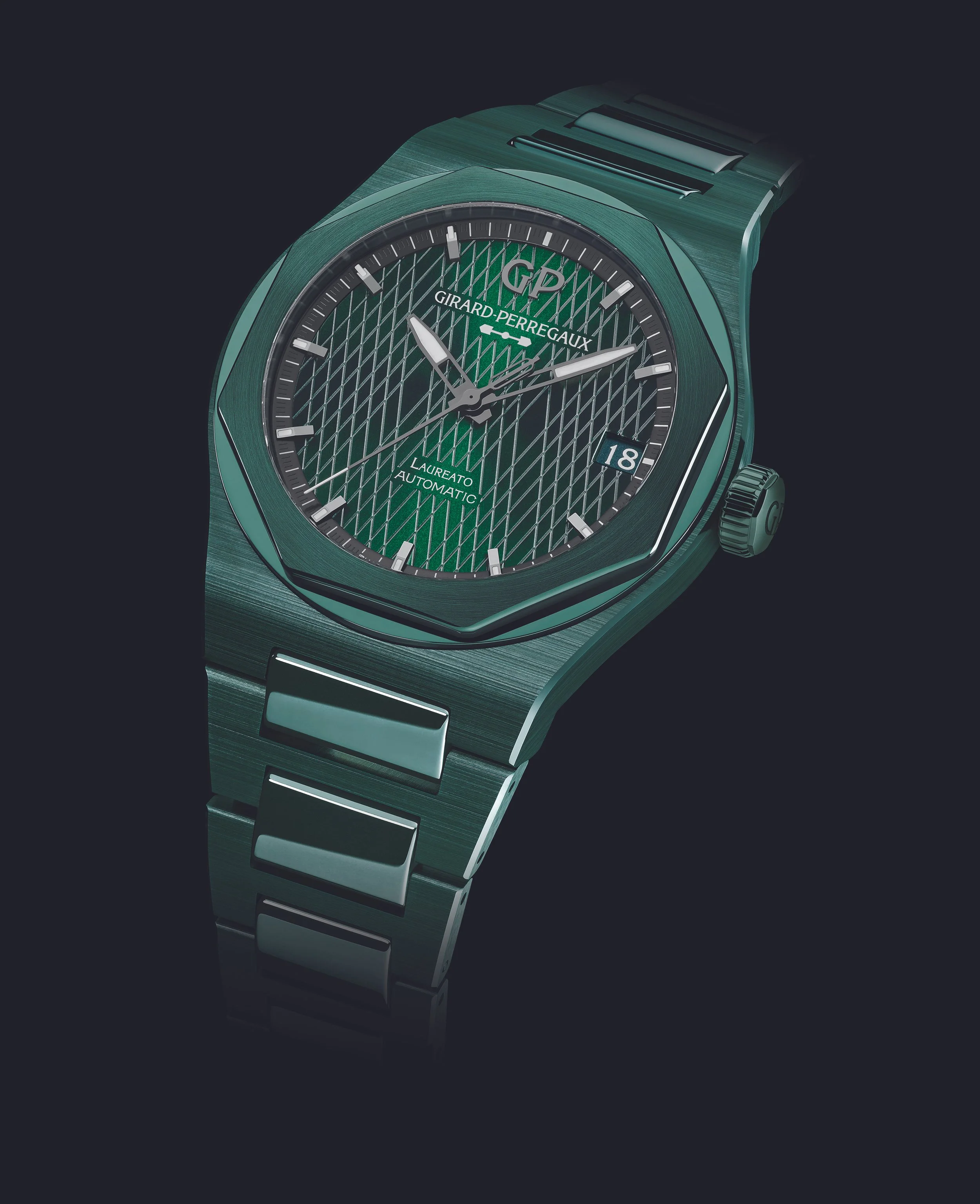 Introducing the Girard-Perregaux Laureato Green Ceramic Aston Martin Edition (11).jpg