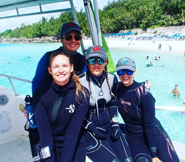 Do you have a group of divers that you miss? Those diving mates you make on one trip, they&rsquo;re the best 🤩 Tag some of your favourite dive buddies! This photo is from @paditv #padiwomensdiveday 2018 with some of our favourite dive buddies @robyn