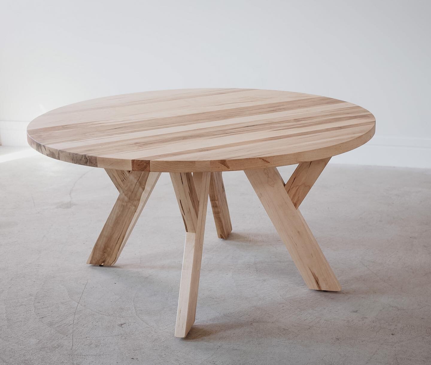 This round dining table is currently available on our website! It is made of solid wormy maple construction and a tung oil finish. Visit our website under &ldquo;shop&rdquo; and &ldquo;available furniture&rdquo; for more info!

#diningtable #moderndi