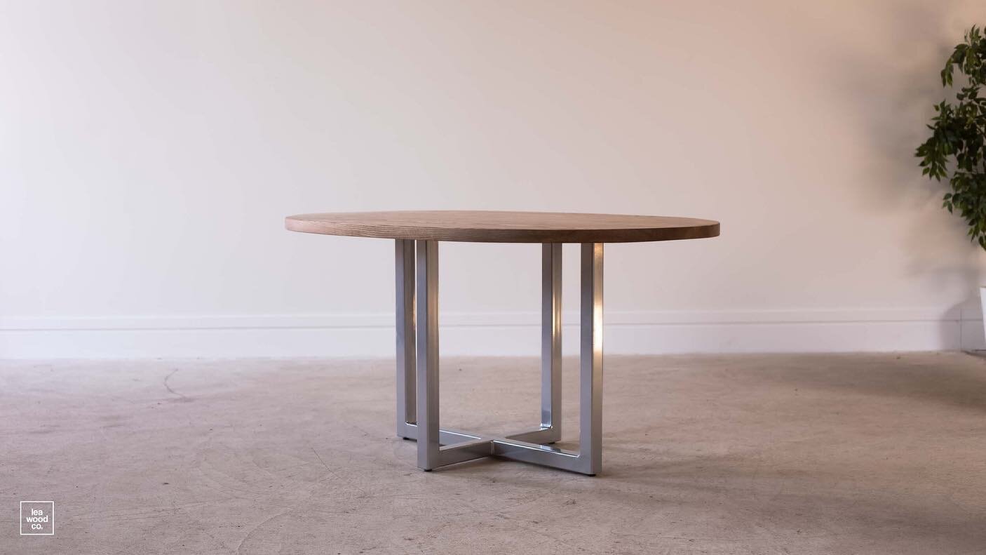 This oval dining table has a stained ash top, and custom steel base with a chrome style finish. This previous project can be re-created with your own customizations. Email us for more info!

#customfurniture #customdining #customdiningtable #interior