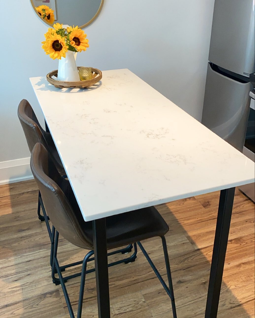 Custom kitchen island featuring some beautiful quartz from @fosonkitchenandbathstudio. We don&rsquo;t just work with wood, and we are always open to designs with a variety of materials!

#customfurniture #customkitchenisland #interiordesign #kitchend