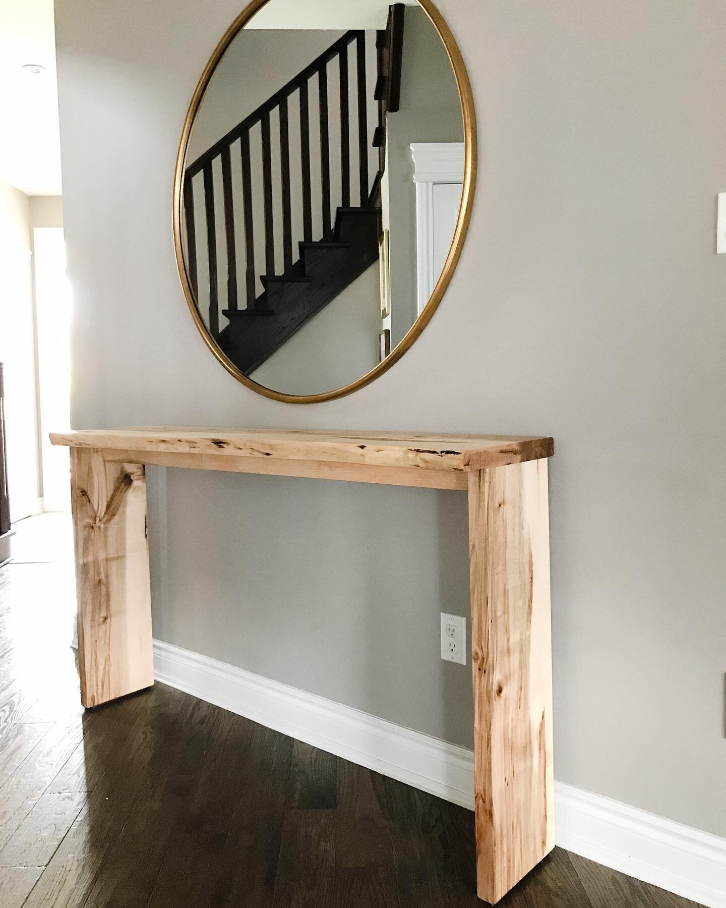 This live edge maple console was delivered this week! We love the simple design and the interesting grains of the maple wood. This table can be made to any size, and with any wood type!

#customfurniture #customfurnituredesign #woodconsole #entrywayd
