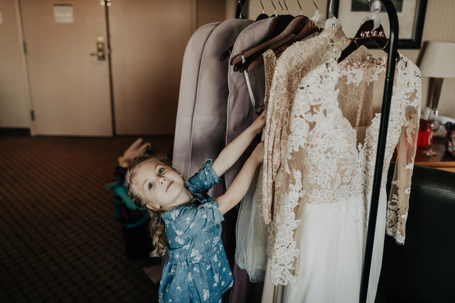 KyleWillisPhoto-kyle-willis-photography-rodes-barn-wedding-swedesboro-new-jersey-philadelphia-lillian-west-faux-bouquets-rustic-south-new-york-city
