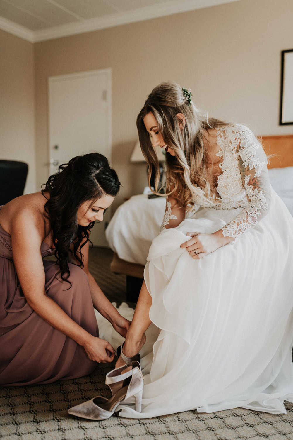 KyleWillisPhoto-kyle-willis-photography-rodes-barn-wedding-swedesboro-new-jersey-philadelphia-lillian-west-faux-bouquets-rustic-south-new-york-city