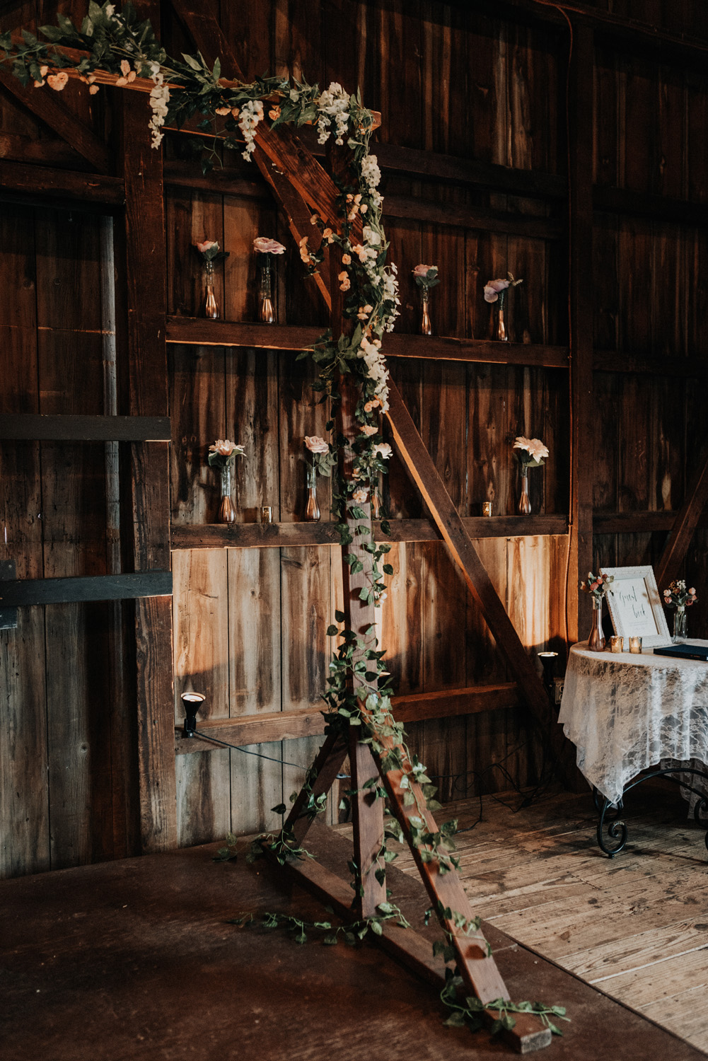 KyleWillisPhoto-kyle-willis-photography-rodes-barn-wedding-swedesboro-new-jersey-philadelphia-lillian-west-faux-bouquets-rustic-south-new-york-city