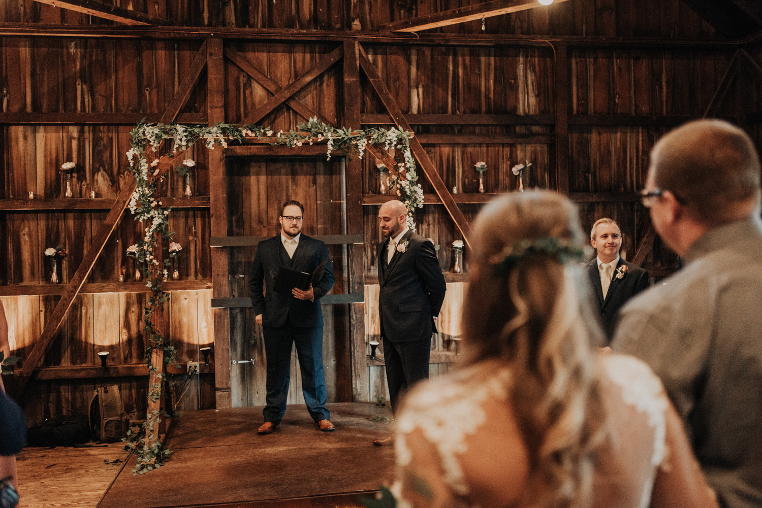 KyleWillisPhoto-kyle-willis-photography-rodes-barn-wedding-swedesboro-new-jersey-philadelphia-lillian-west-faux-bouquets-rustic-south-new-york-city