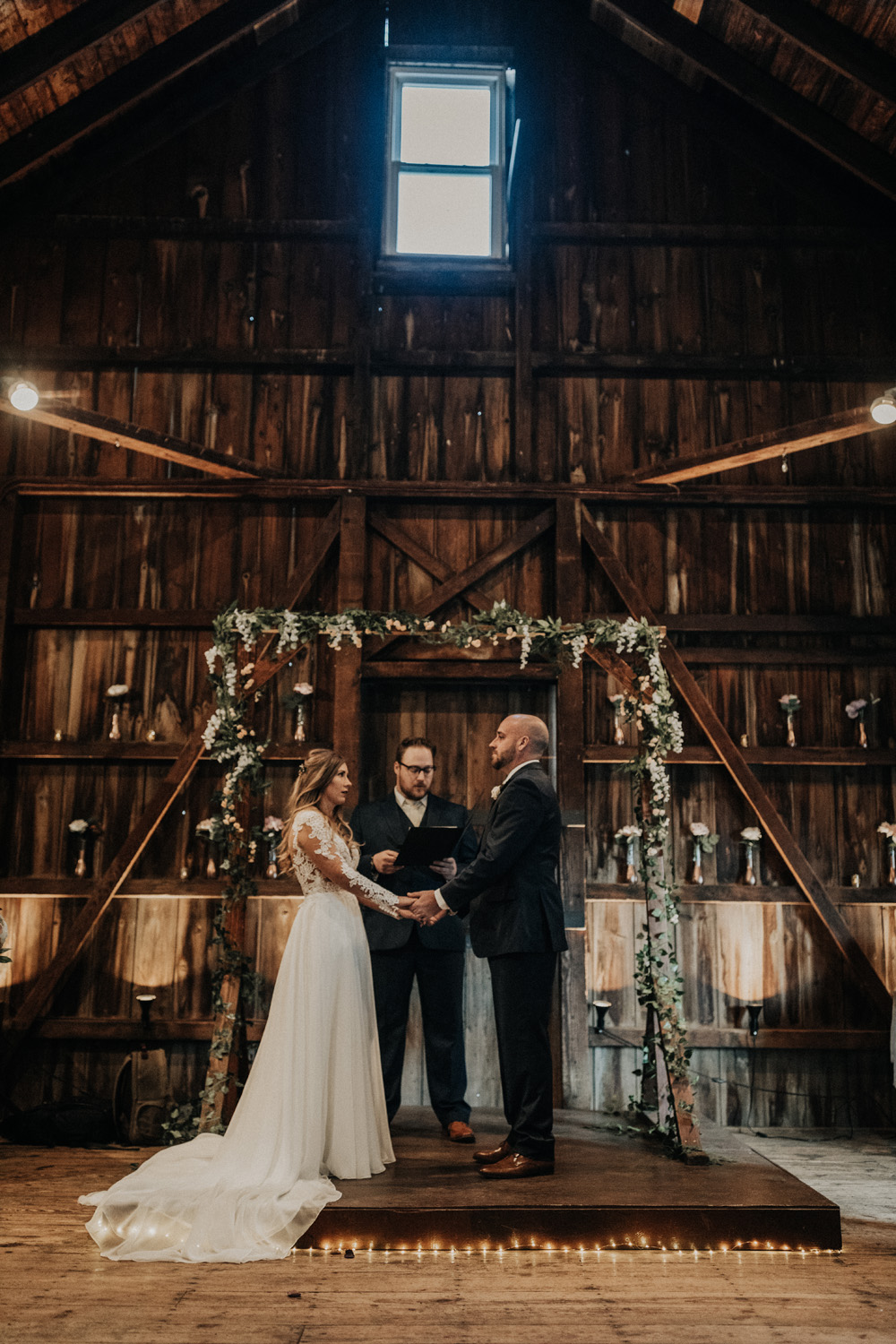 KyleWillisPhoto-kyle-willis-photography-rodes-barn-wedding-swedesboro-new-jersey-philadelphia-lillian-west-faux-bouquets-rustic-south-new-york-city