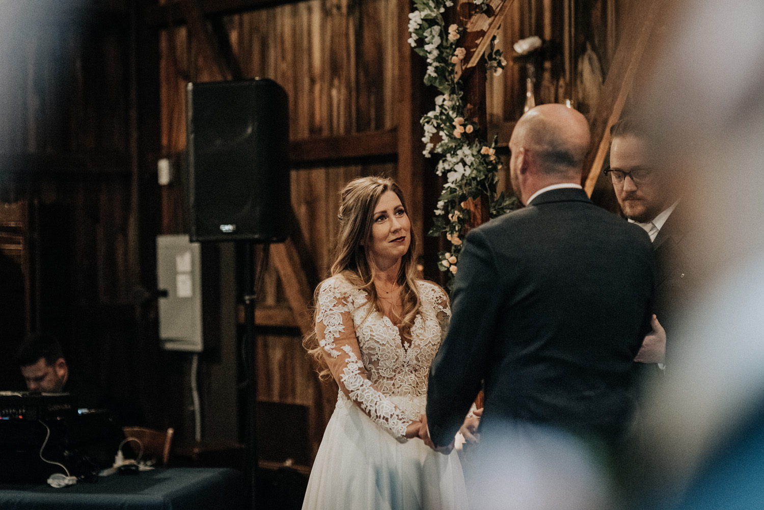 KyleWillisPhoto-kyle-willis-photography-rodes-barn-wedding-swedesboro-new-jersey-philadelphia-lillian-west-faux-bouquets-rustic-south-new-york-city