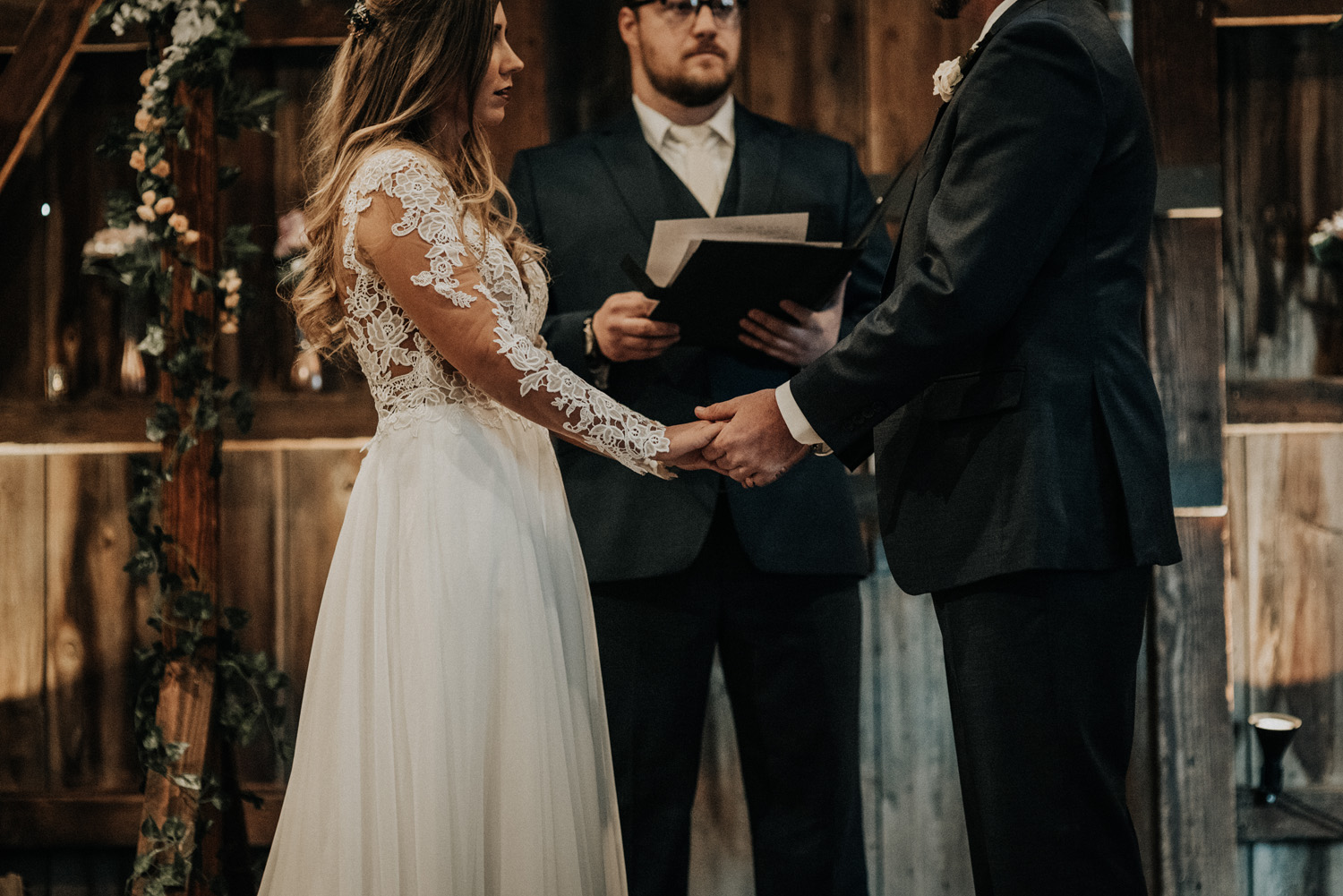 KyleWillisPhoto-kyle-willis-photography-rodes-barn-wedding-swedesboro-new-jersey-philadelphia-lillian-west-faux-bouquets-rustic-south-new-york-city