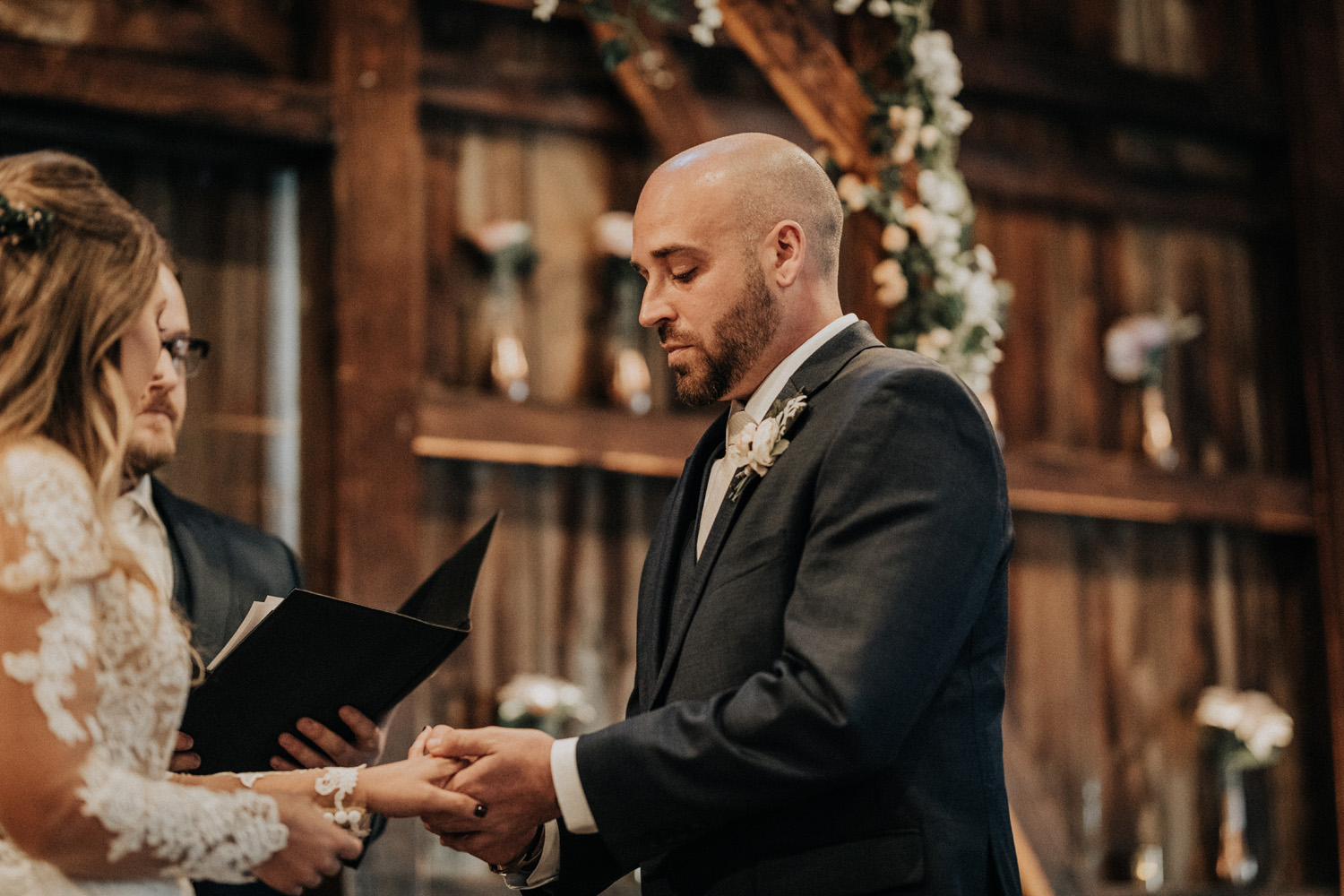 KyleWillisPhoto-kyle-willis-photography-rodes-barn-wedding-swedesboro-new-jersey-philadelphia-lillian-west-faux-bouquets-rustic-south-new-york-city