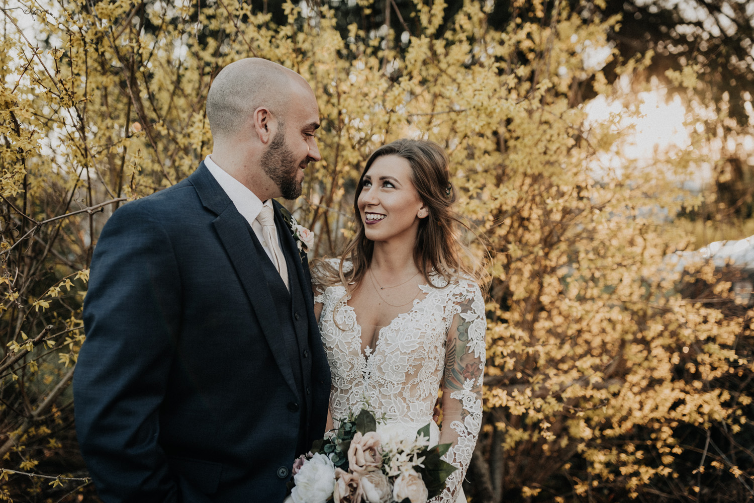 KyleWillisPhoto-kyle-willis-photography-rodes-barn-wedding-swedesboro-new-jersey-philadelphia-lillian-west-faux-bouquets-rustic-south-new-york-city