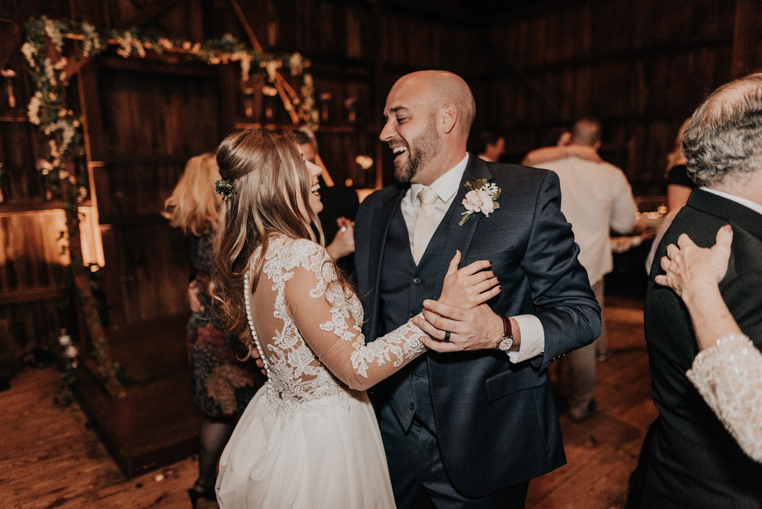 KyleWillisPhoto-kyle-willis-photography-rodes-barn-wedding-swedesboro-new-jersey-philadelphia-lillian-west-faux-bouquets-rustic-south-new-york-city