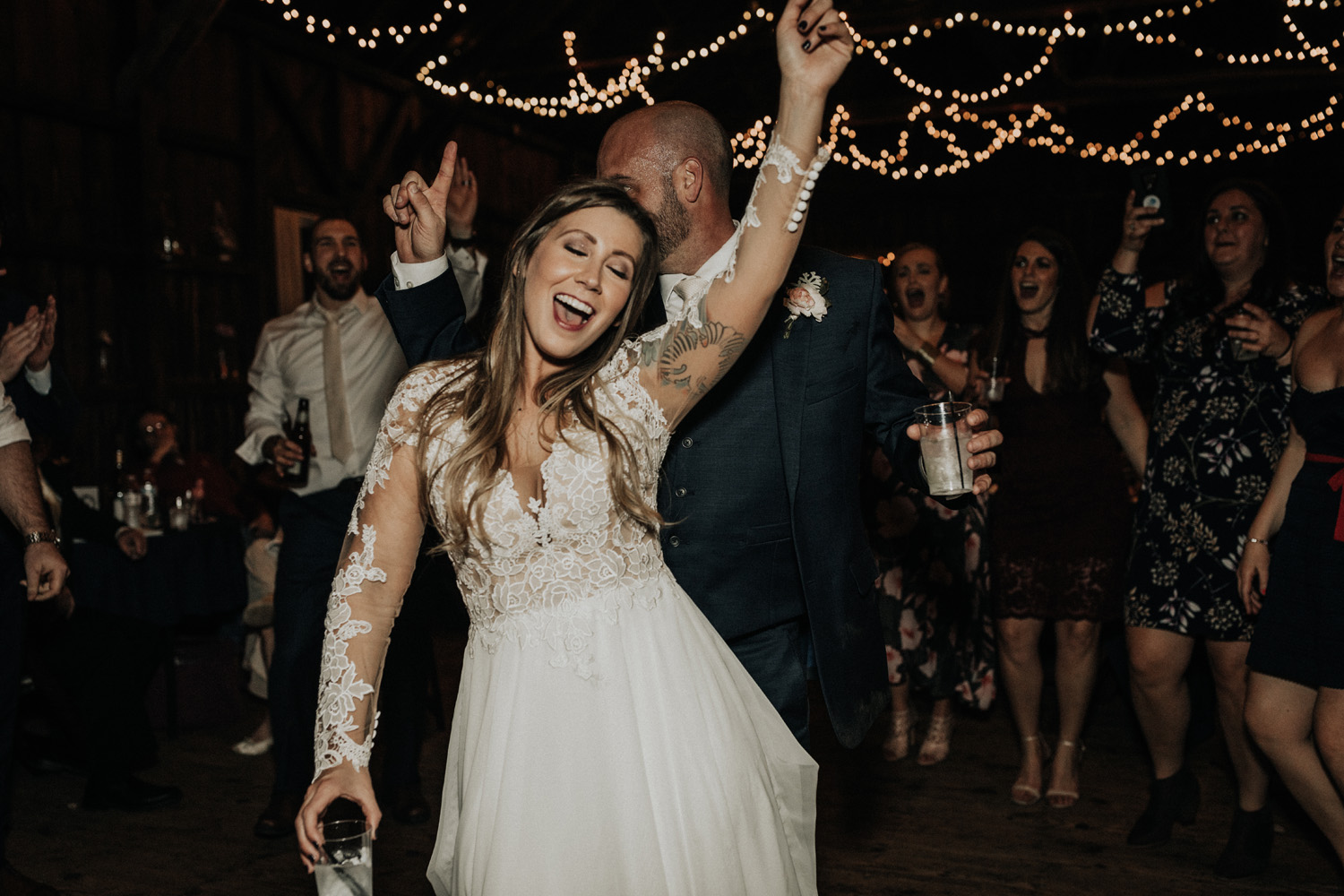 KyleWillisPhoto-kyle-willis-photography-rodes-barn-wedding-swedesboro-new-jersey-philadelphia-lillian-west-faux-bouquets-rustic-south-new-york-city