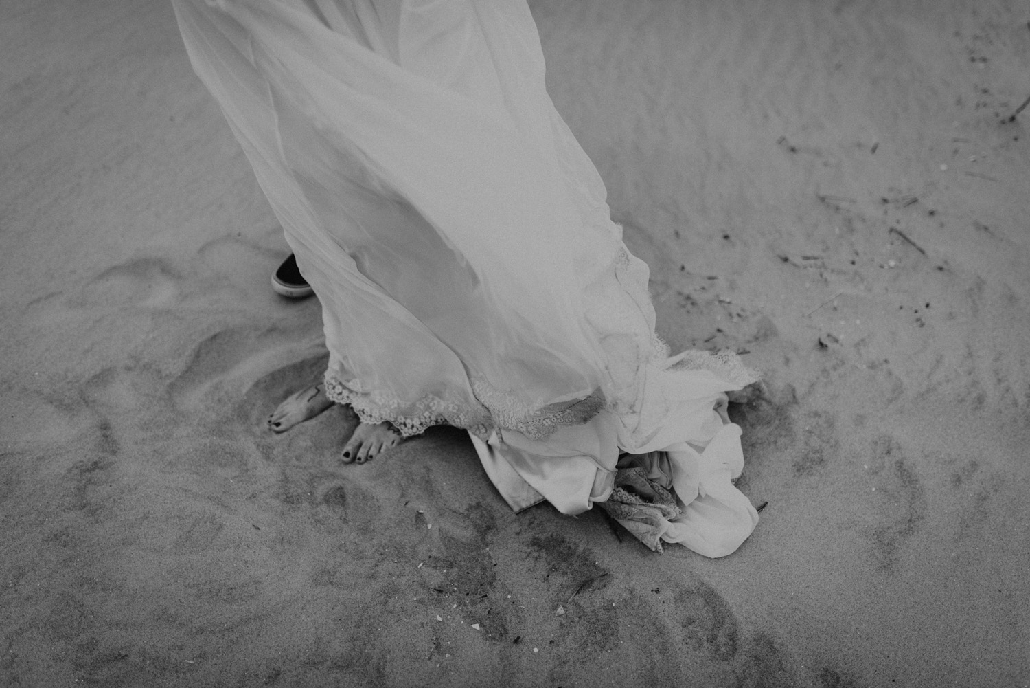 kylewillisphoto_kyle_Willis_Photography_liz_gibbs_brigantine_beach_atlantic_city_wedding_philadelphia_jersey_shore_new_nyc_engagement_delaware_engaged_married_rainy_photos_ac_boho3.jpg