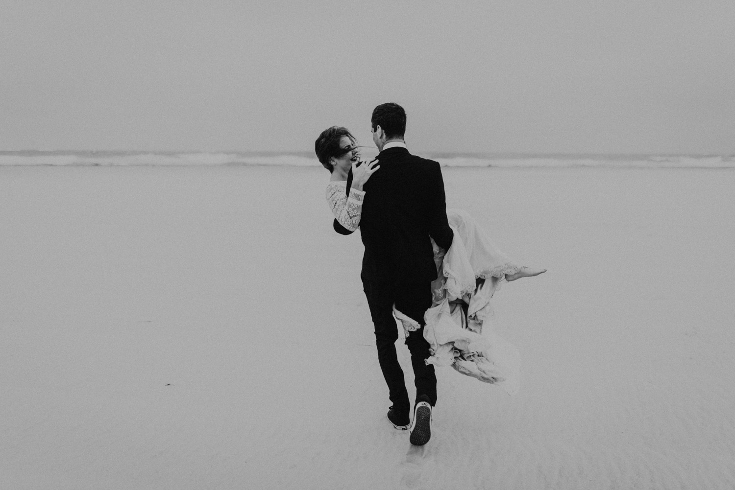 kylewillisphoto_kyle_Willis_Photography_liz_gibbs_brigantine_beach_atlantic_city_wedding_philadelphia_jersey_shore_new_nyc_engagement_delaware_engaged_married_rainy_photos_ac_boho16.jpg