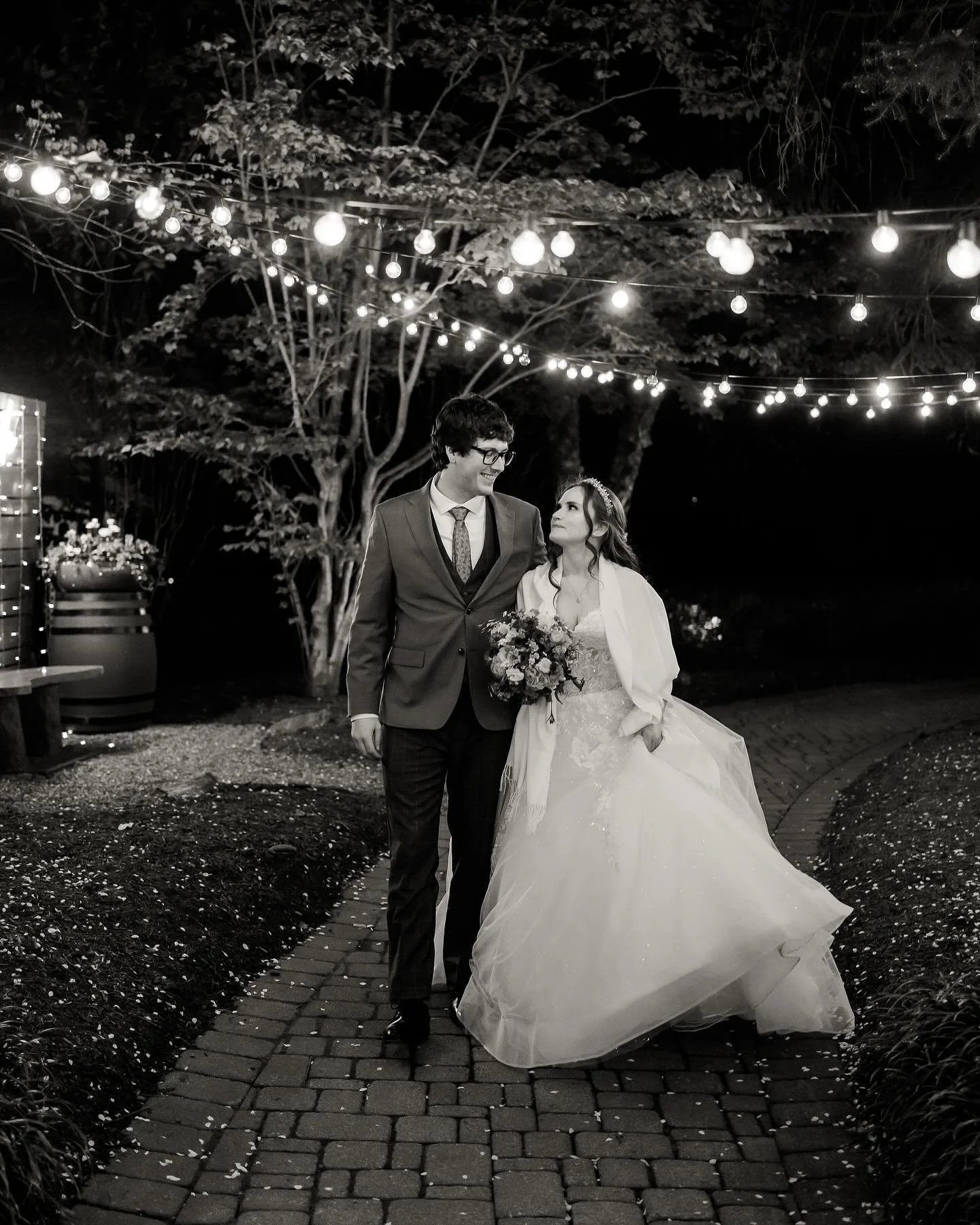 Alex and Juliana&rsquo;s @grainhouserestaurant wedding is now on the blog! So many photos from such an amazing night 💕
Dress: @parkavenuebridals 
Florals: @froggysgardenflowers 
Suits: @menswearhouse 
Cellist: @musicforthemomentnj 
DJ:  @fantasydjs 