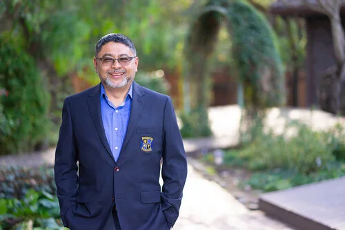 Family and Business Portraits – Impeccable Photos in Silver Frames