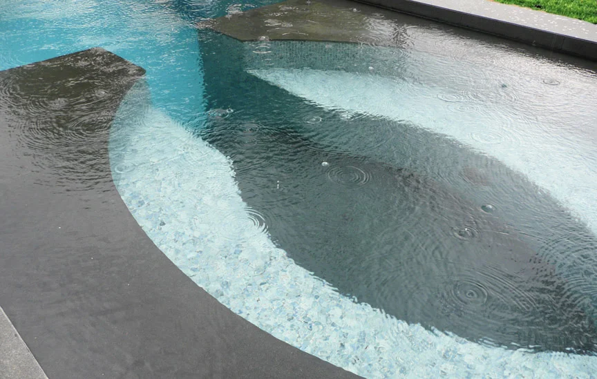 Our Pacific range is a 20x20mm non-aventurine range in vibrant colours. The Caribbean range format is 15x15mm with some also at 15x32mm. Photo shows EQUINOX Anguilla 15x15mm matte glass mosaic. Private residence at Ocean Road, Sentosa, Singapore.