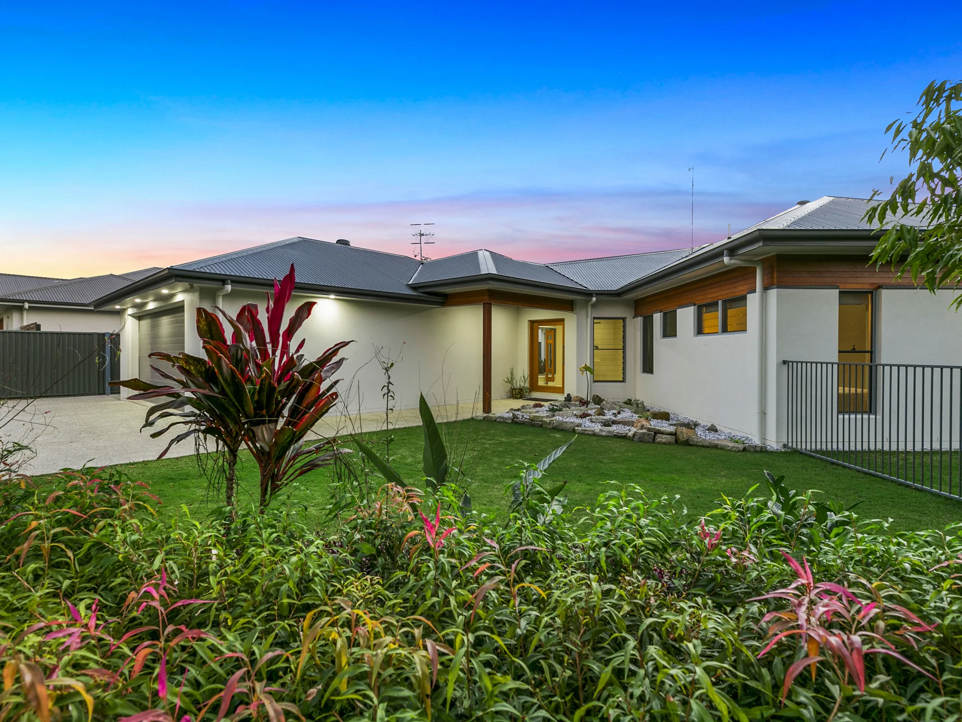 051_Open2view_ID524893-2_Smoke_Bush_Drive__Noosa_Heads.jpg