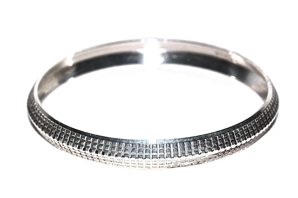 Jonc Sikh en argent pur de l'atelier JAWERY