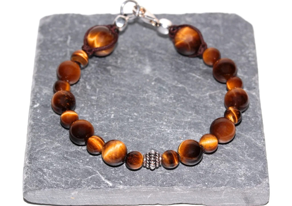Bijou de poignet en oeil de tigre et argent
