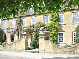 Haynes Fine Art Picton House Galleries 42 High Street Broadway WR12 7DT Tel: 01386 852649