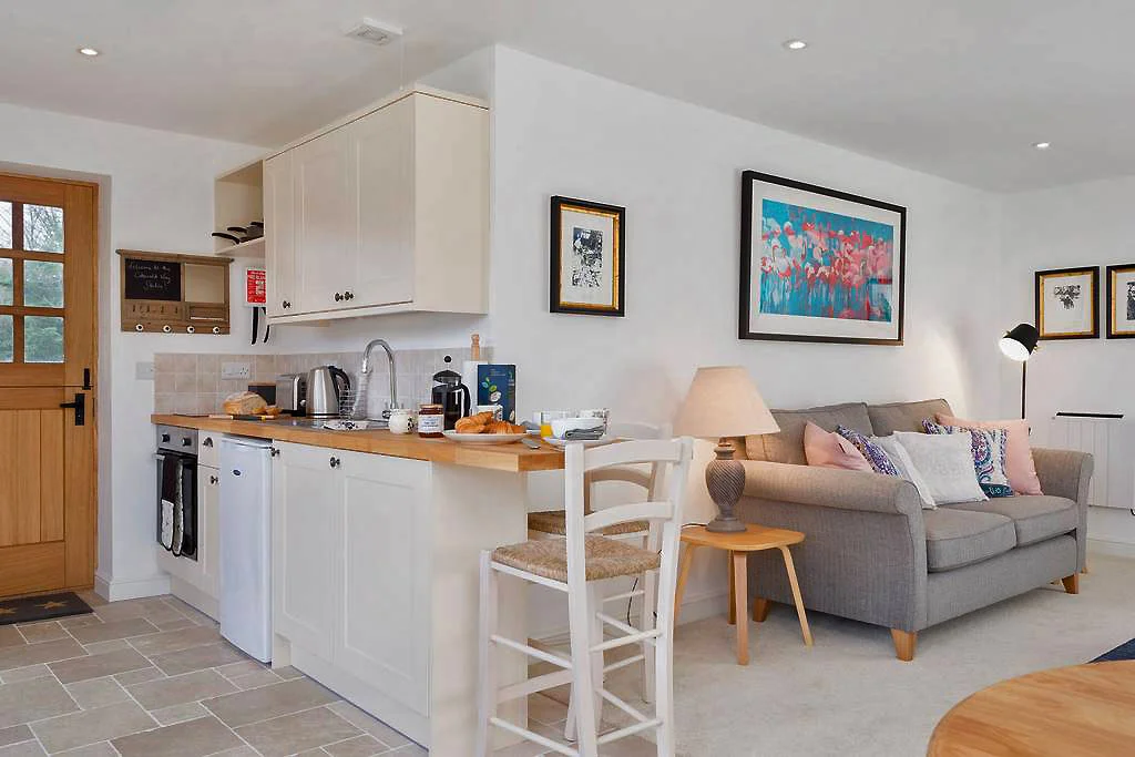 the-cotswold-way-studio-kitchen.jpg