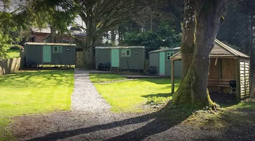 shepherds-huts-near-broadway-tower-worcestershire-cotswolds-lt.jpg
