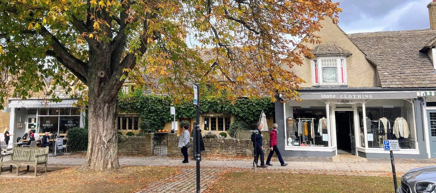 Fashion Clothes and Accessories Shops in Broadway Worcestershire