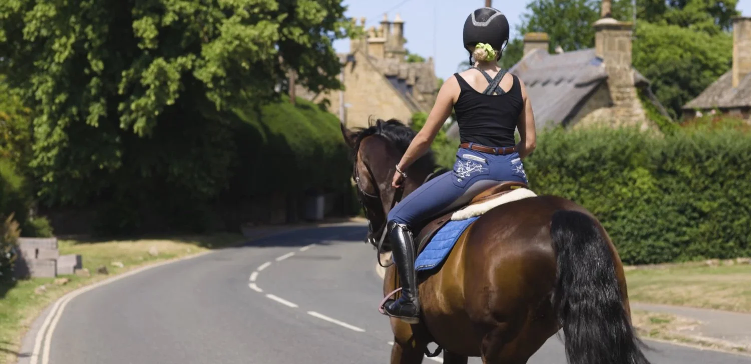 horse-riding-broadway-cotswolds-worcestershire.jpeg