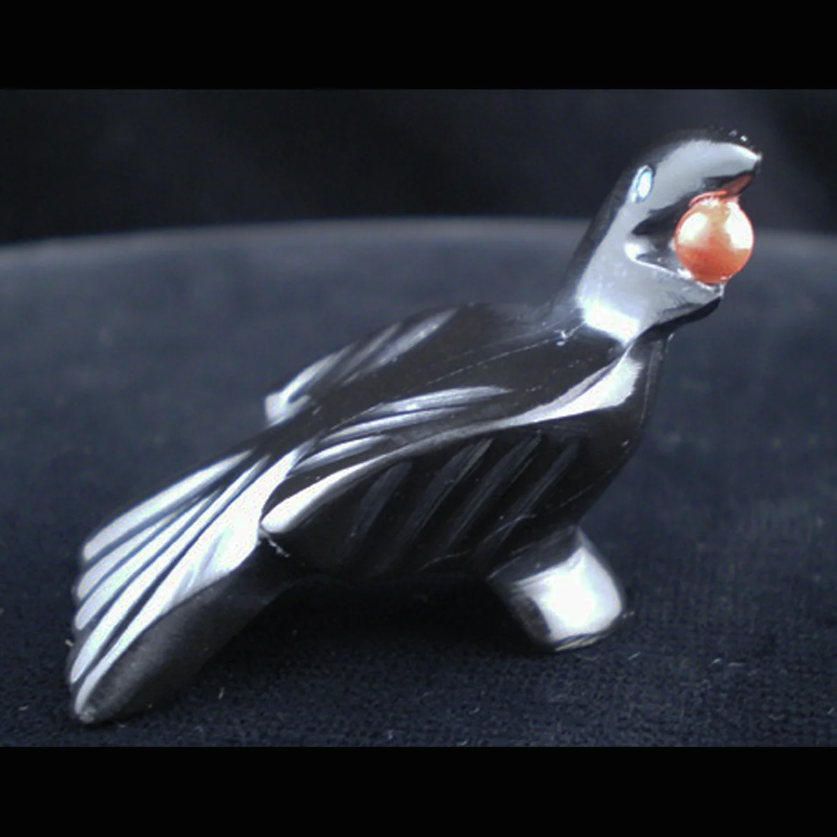 RR76R-Square-Calvert-Bowannie-Zuni-raven-carving-400.jpg