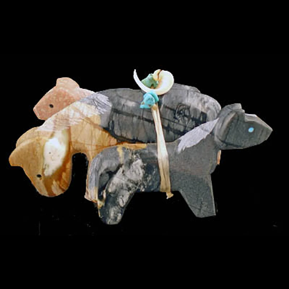RG95A-Square-Daisy-Natewa-Zuni-3-horse-carving-400.jpg