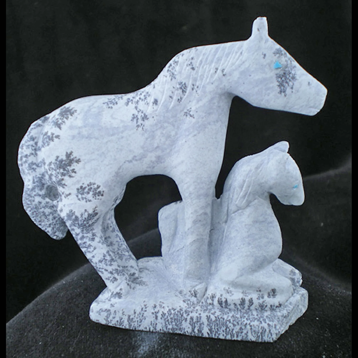 RM70R-Square-Hubert-Pincion-Zuni-soapstone-horses-500.jpg