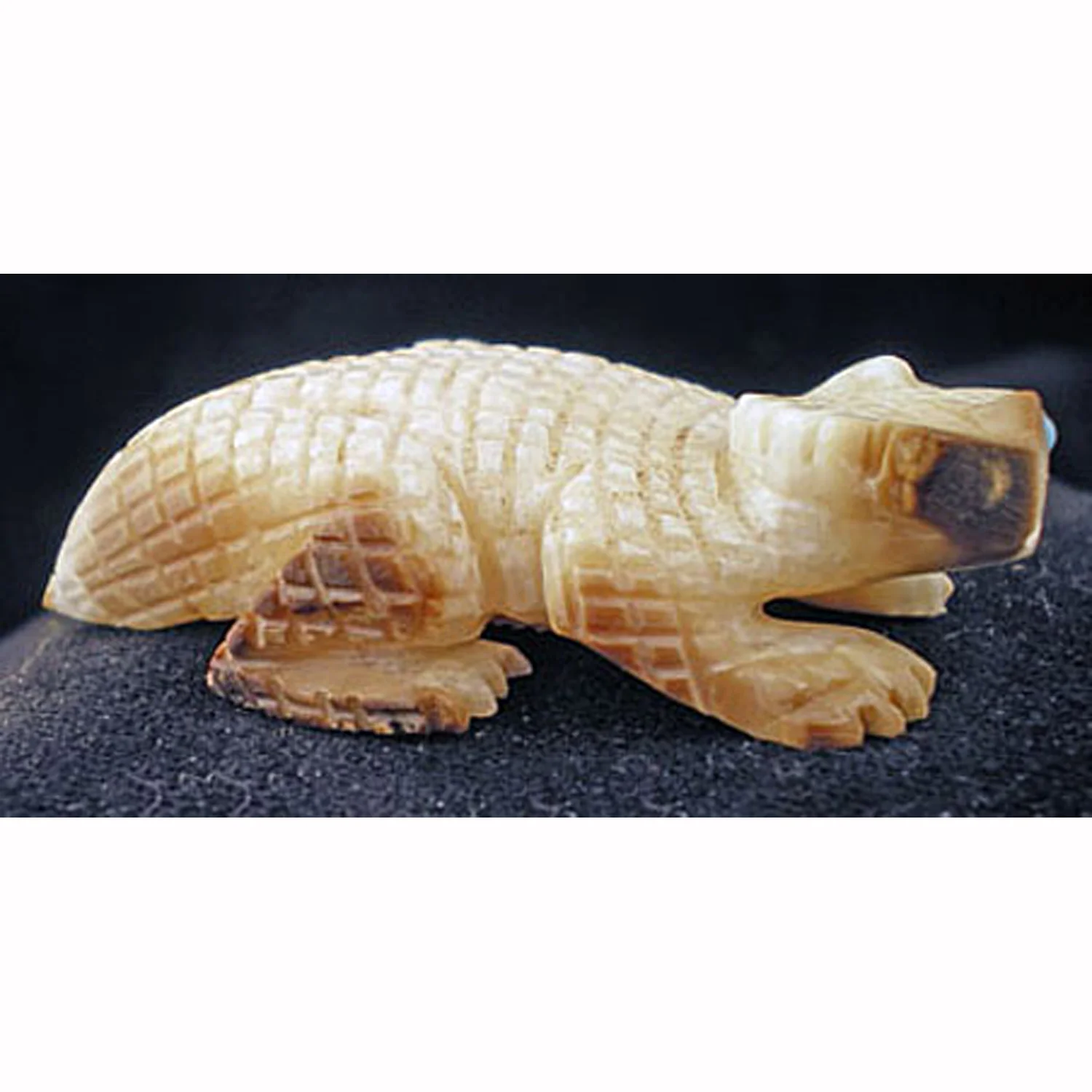E111V-Square-Karen-Zunie-Zuni-lizard-500.jpg