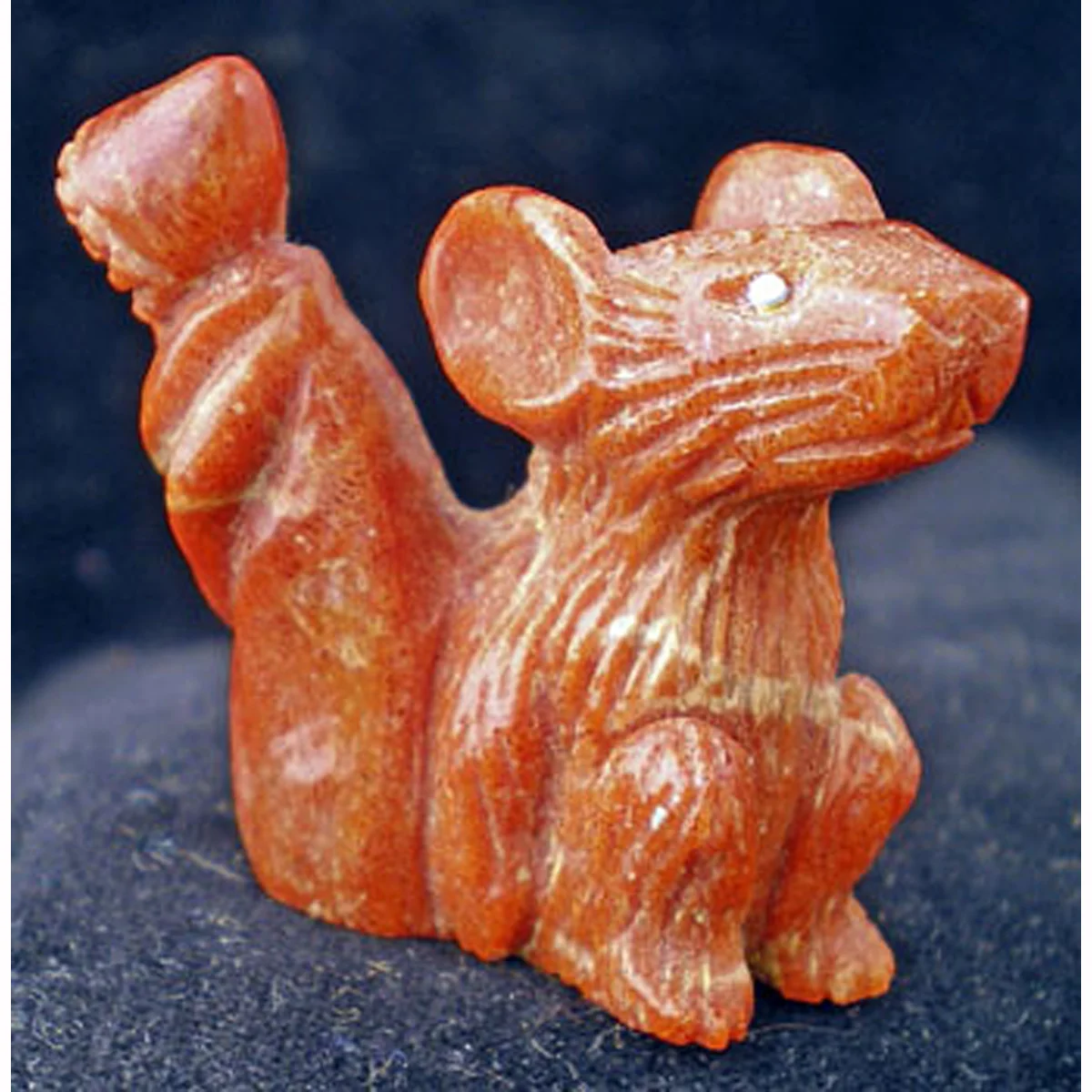 SW52R-Square-Zuni-Mouse-with-acorn-carving-Halusela-400.jpg