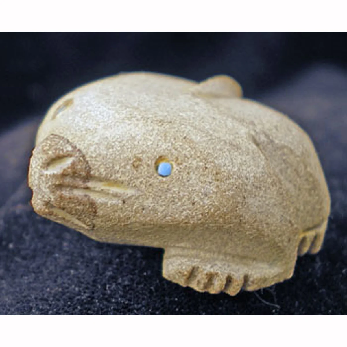 SW18L-Square-Zuni-Ephran-Chavez-mouse-carving-400.jpg