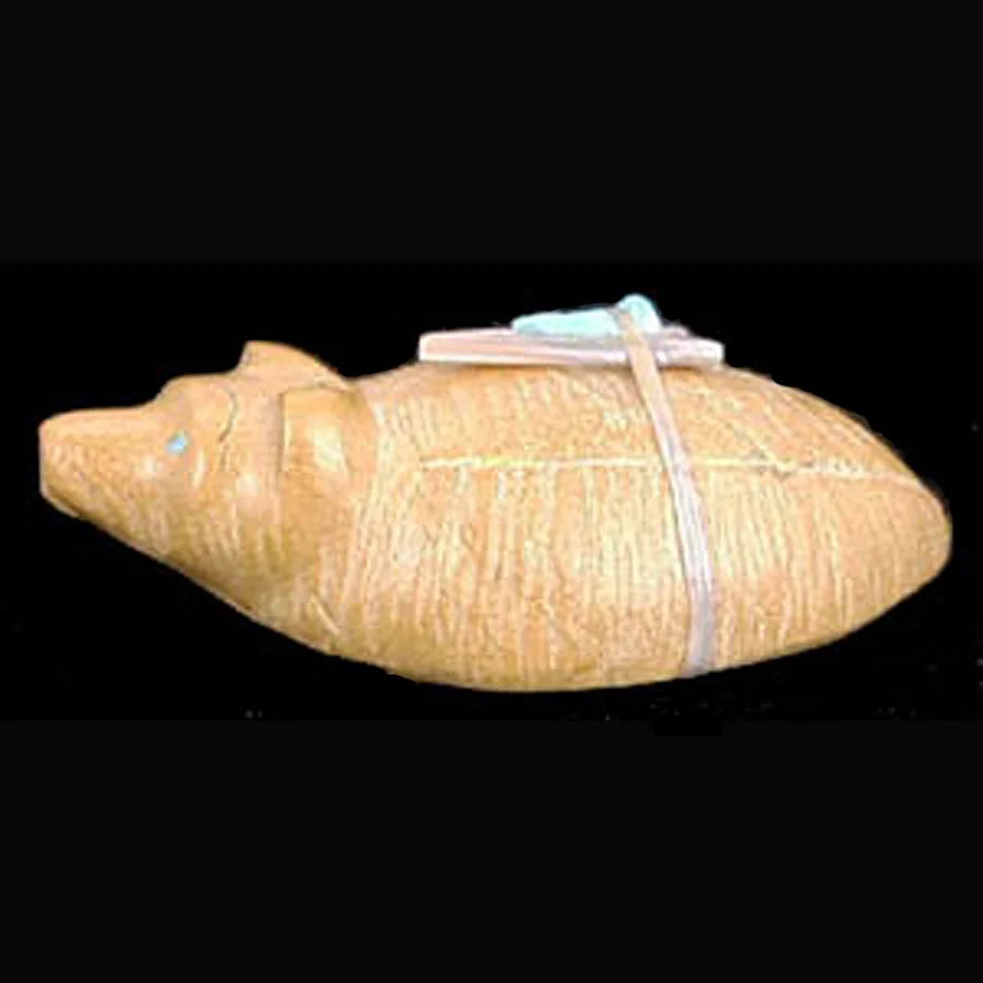 SZ24LL-Square-Zuni-Hayes-Leekya-badger-carving-400.jpg
