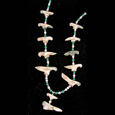 ZMR69-400-Zuni-Fetish-Necklace-Debra-Gasper-Full.jpg