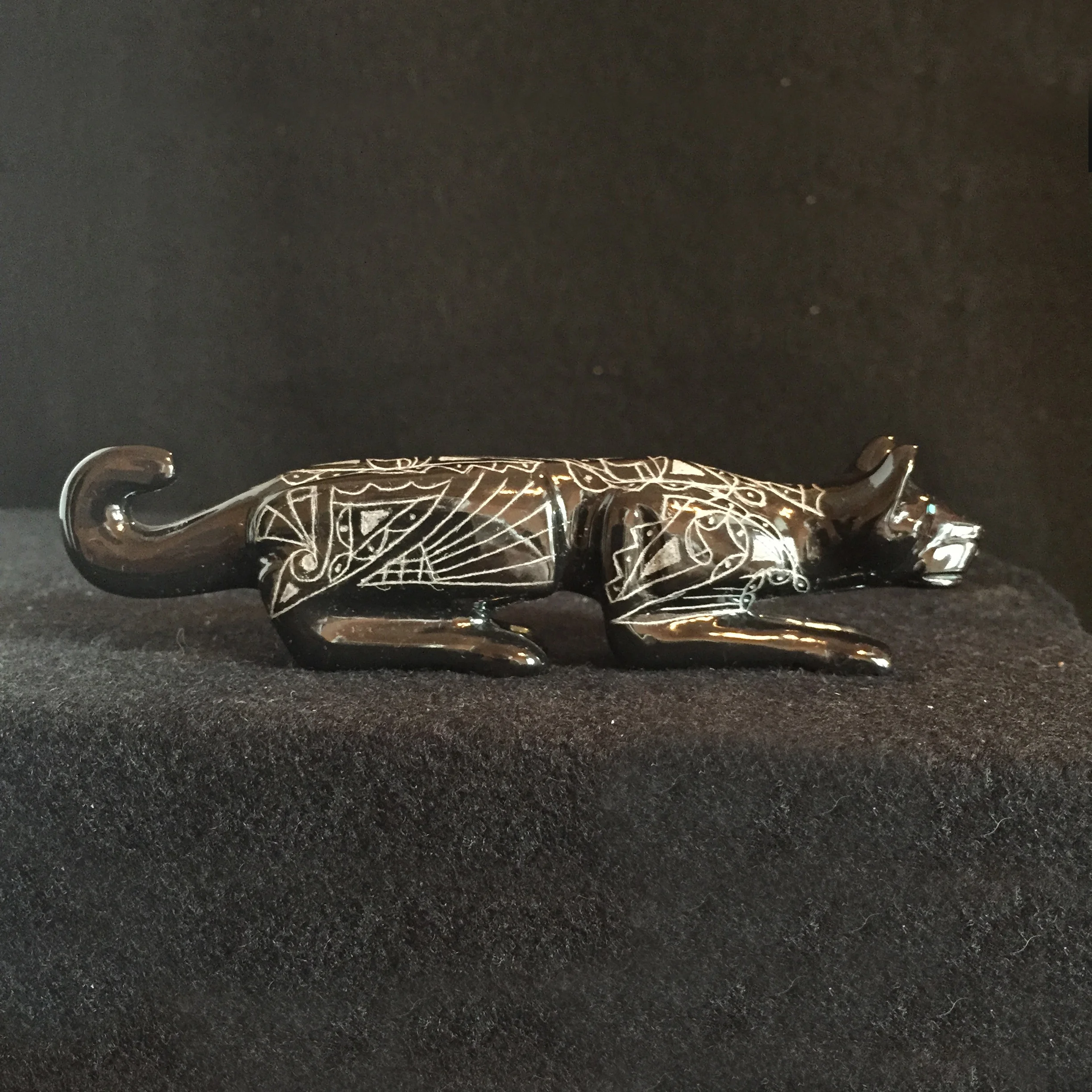 RV75R-Square-Zuni-Curtis-Garcia-etched-marble-mountain-lion.jpg