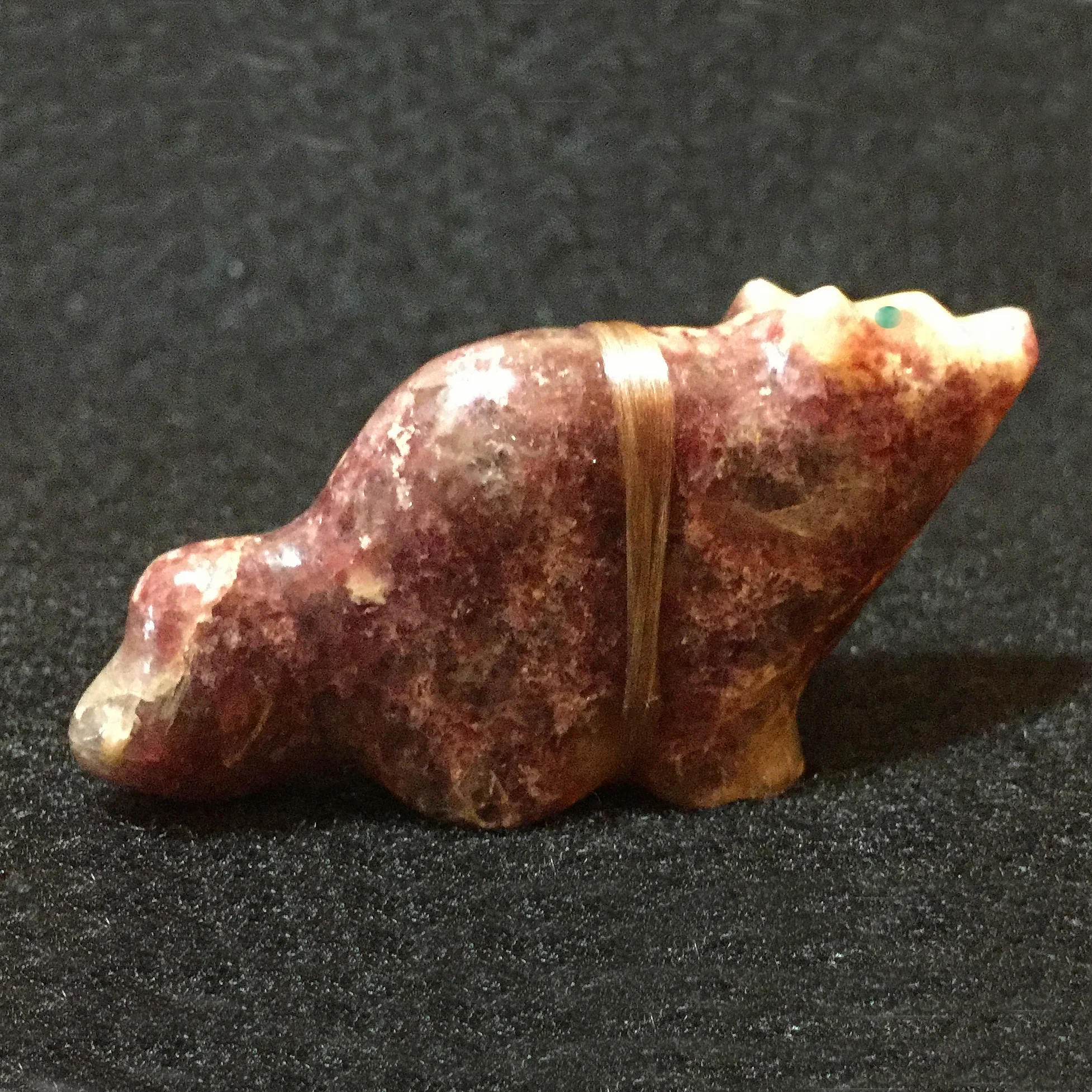 RM03R-Square-Zuni-Lena-Boone-lepodolite-wolf-fetish-1200.jpg