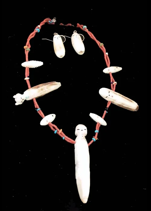M057_Georgia_Quandelacy_Zuni_fossil_Ivory_fetish_necklace-500x800.jpg