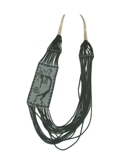 JB92-Navajo-Begay-black-beaded-necklace-400sq.jpg