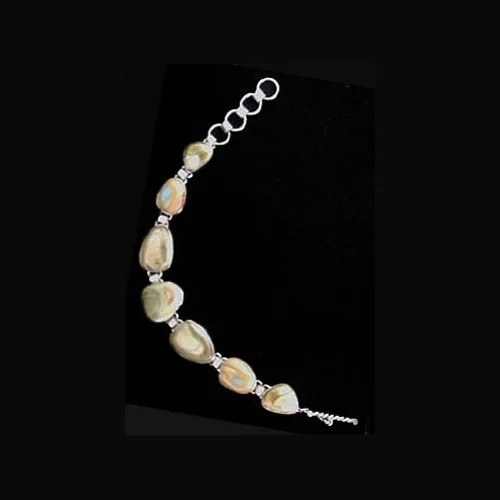 MM76_Navajo_green_agate_bracelet_500.jpg