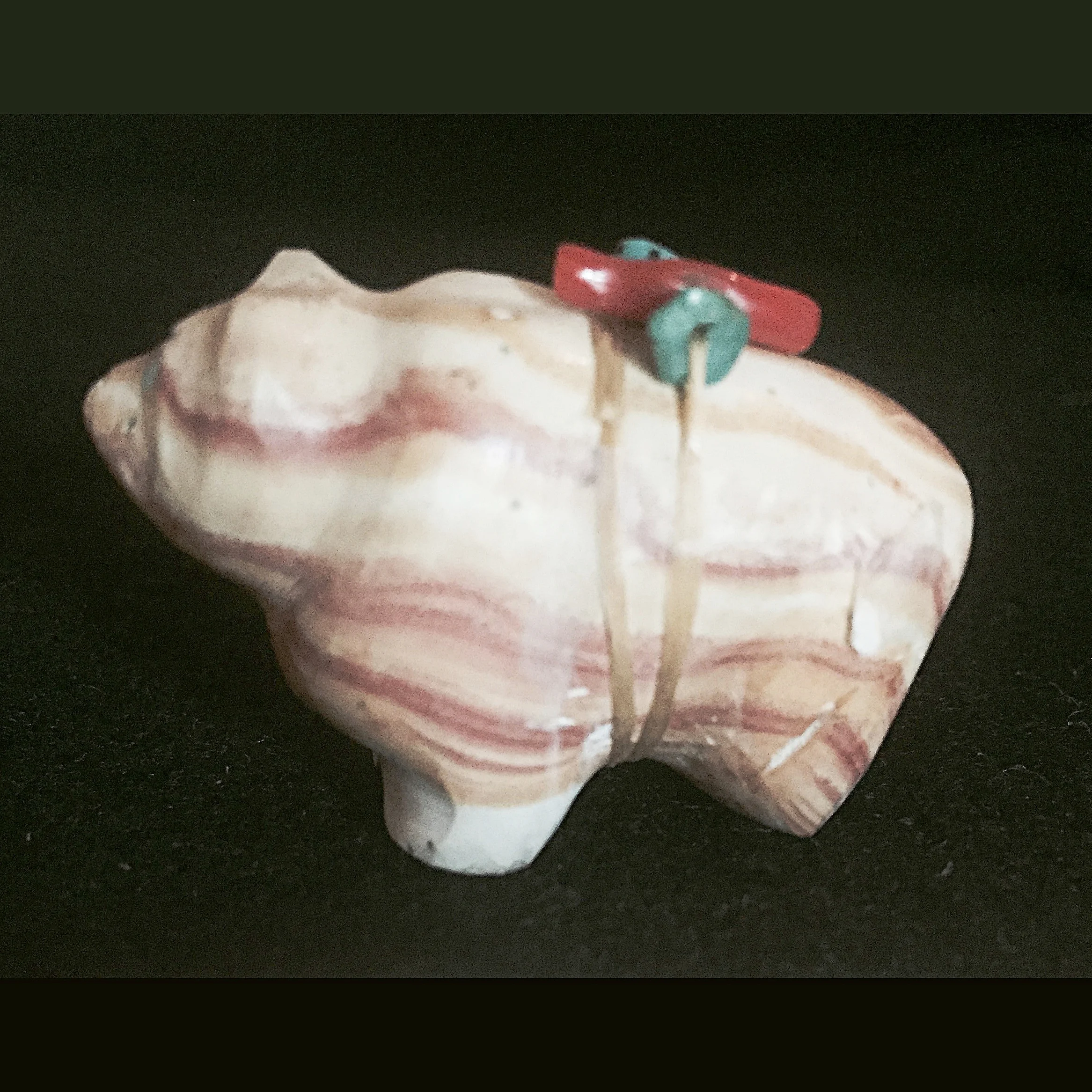 L160L-Square-Zuni-fetish-bear-ftish carving-1000.jpg