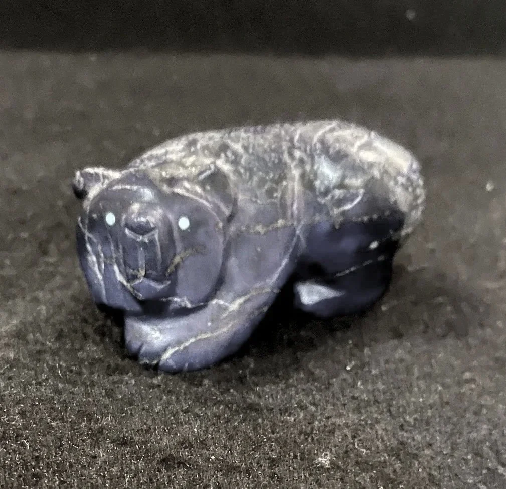 Ri85FL_Zuni_Dee-Edaakie_lapis_bear-fetish-carving-400.jpg